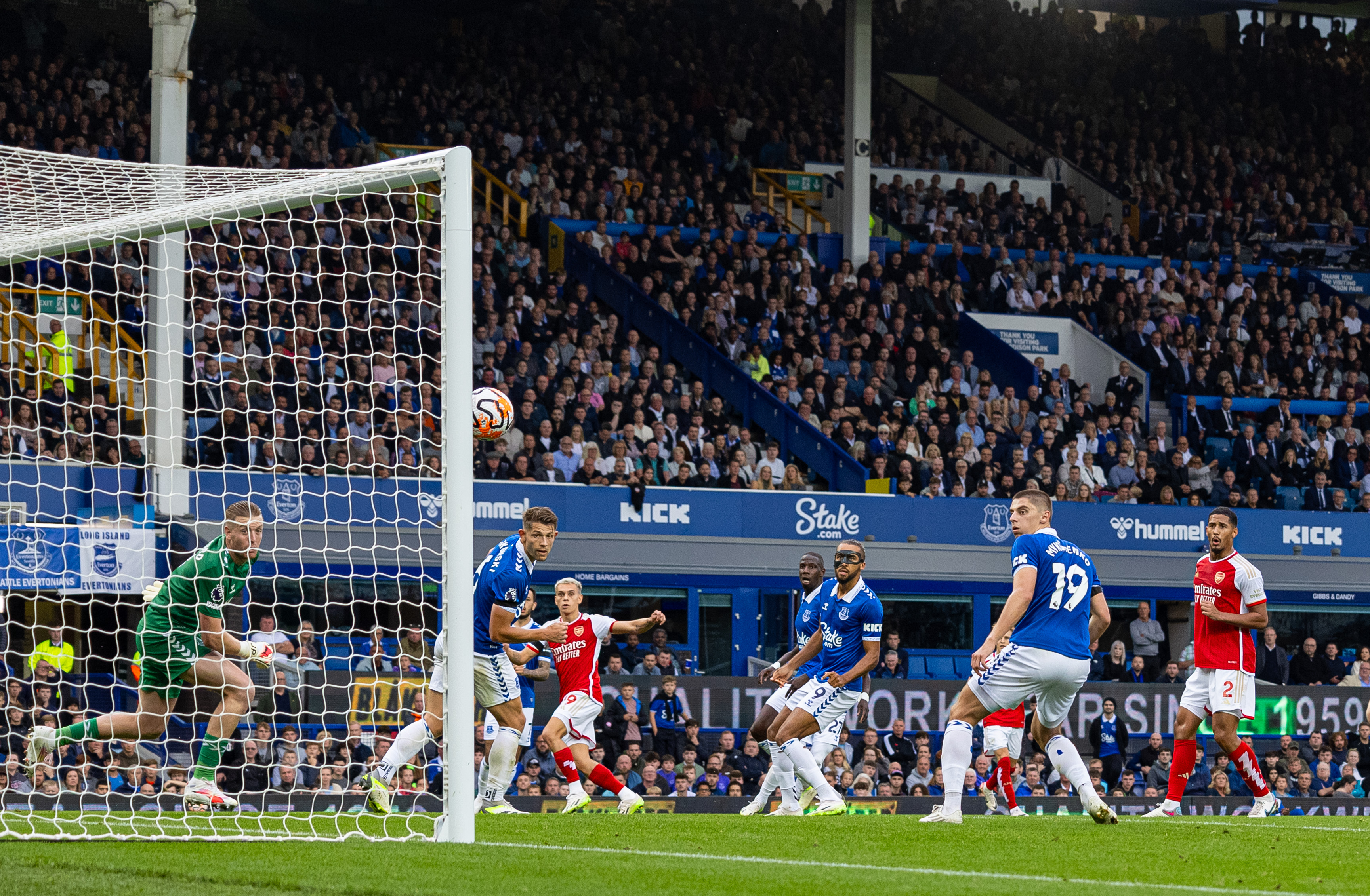 阿莫林愤怒得改变了自己的作风。